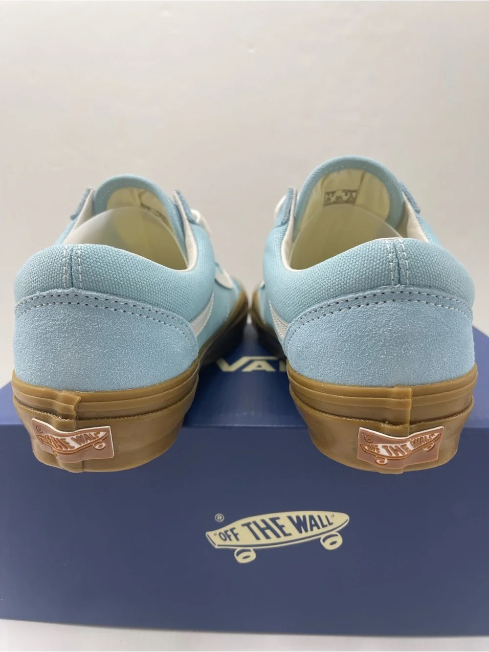 Vans WMNS Sz 8.5  Lx Old Skool Gum Crystal Blue VN000D56CAU Sneakers